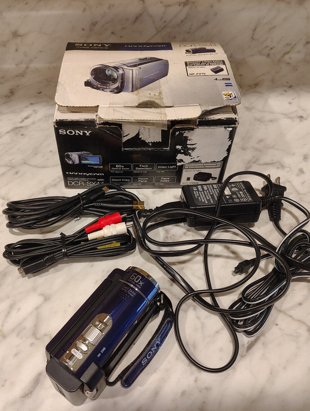 Sony Handycam DCR-SX44 Digital Video Recorder - Picture 5 of 7